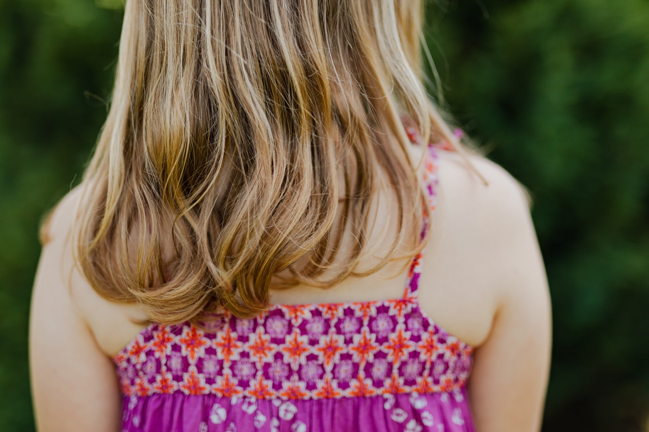 Suche włosy – jak je rozpoznać i jak pielęgnować?